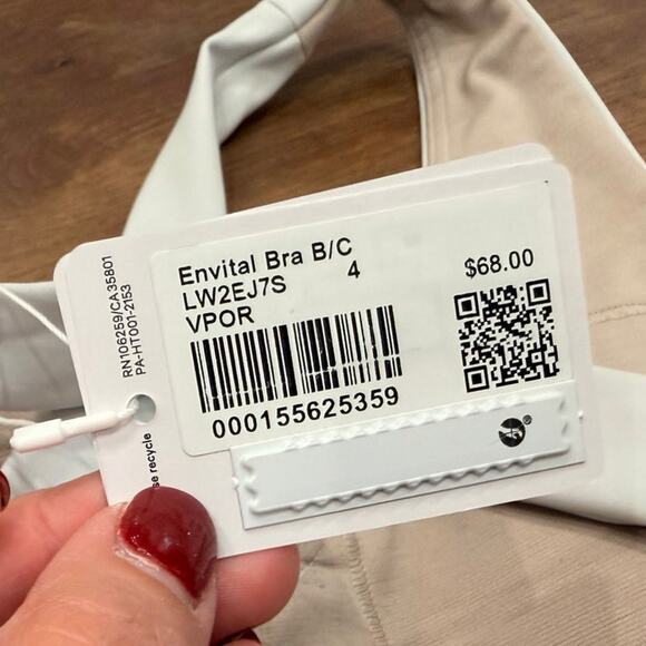 Lululemon Envital Bra in White Medium Support B/C Cup size 4 NEW - Picture 6 of 6
